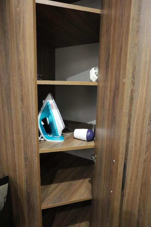 Colibri Central Apartment Varna Bagian luar foto