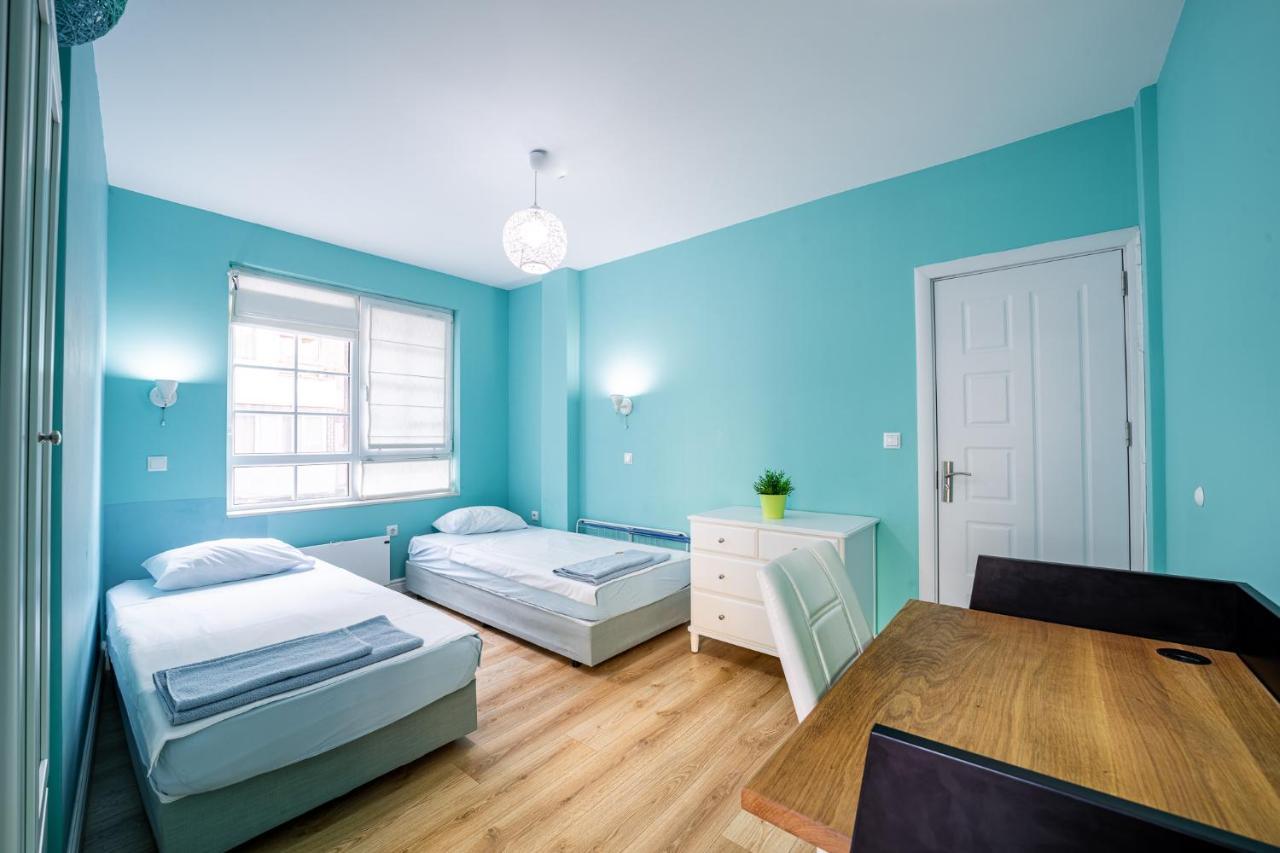 Colibri Central Apartment Varna Bagian luar foto