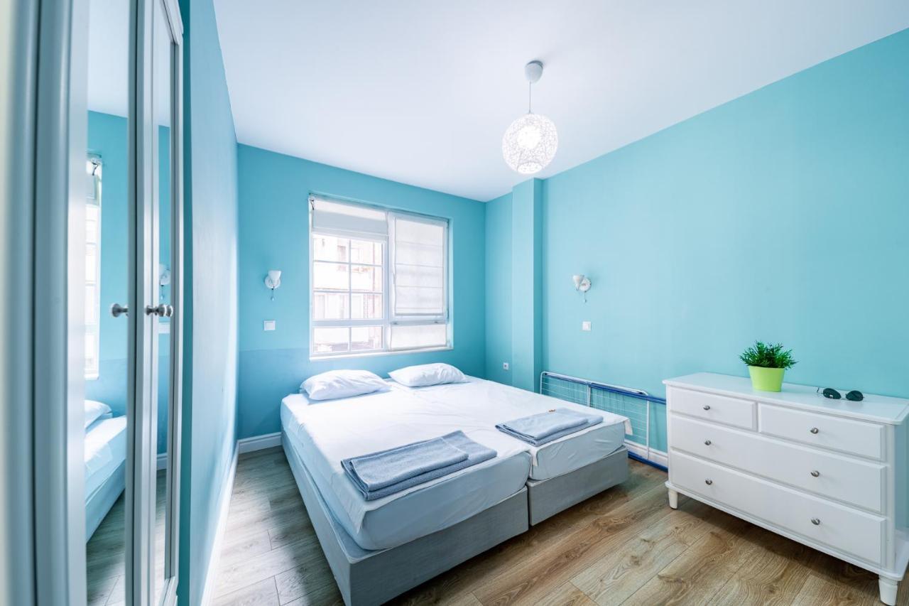 Colibri Central Apartment Varna Bagian luar foto