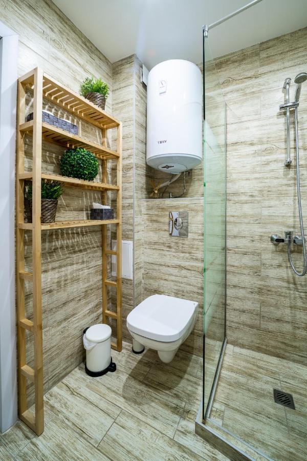 Colibri Central Apartment Varna Bagian luar foto