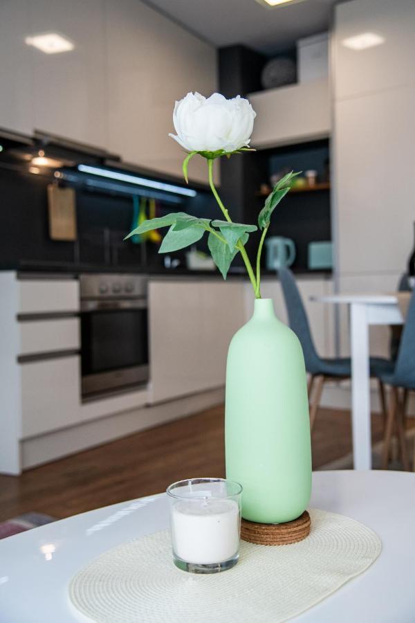 Colibri Central Apartment Varna Bagian luar foto